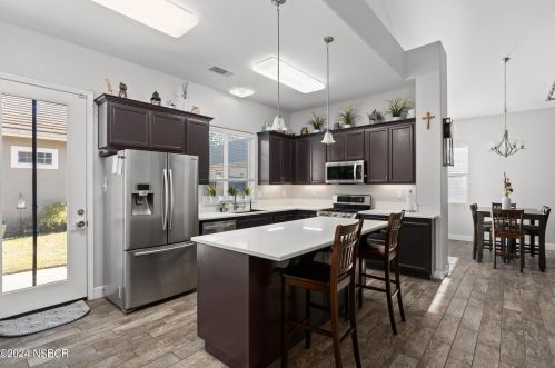 1632 Chianti Ln, Santa Maria CA  93458-6325 exterior