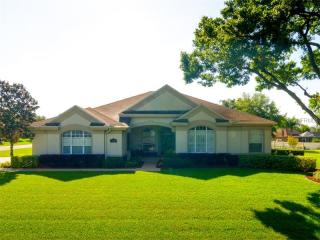 5202 Highlands By The Lake Dr, Lakeland, FL 33812-5040