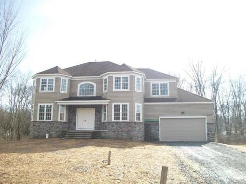 243 Dryden Rd, Stroudsburg, PA 18360-7901