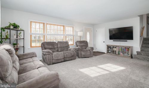 1221 Oakwood Rd, Tavistock NJ  08033-3632 exterior