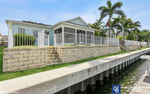 420 Islebay Dr, Ruskin FL  33572-3331 exterior