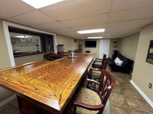 59 Tavern Cir, Middletown CT 06457-1563 exterior