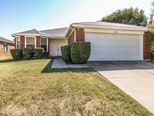 1561 Knottingham Dr, Oak Point, TX 75068-5571