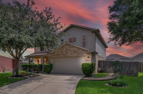8202 Encinitas Cove Dr, Tomball, TX 77375-4725