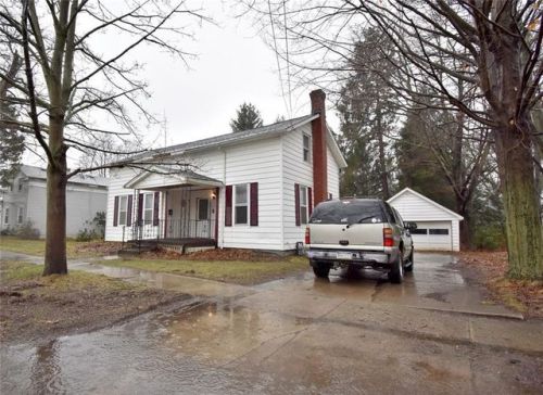118 Walnut St, Girard, PA 16417-1632