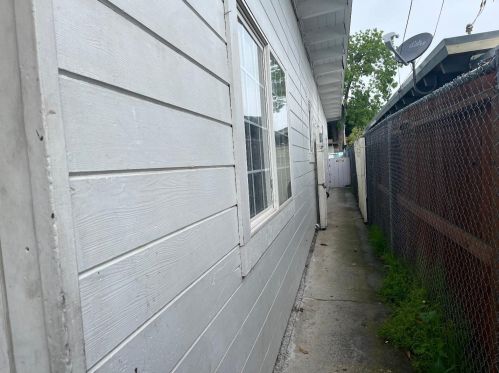 181 Dumbarton Ave, Redwood City CA  94063-3264 exterior