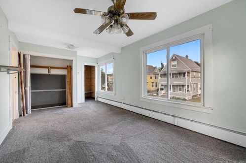 15 Kinney Ave, Norwich CT  06360-6209 exterior