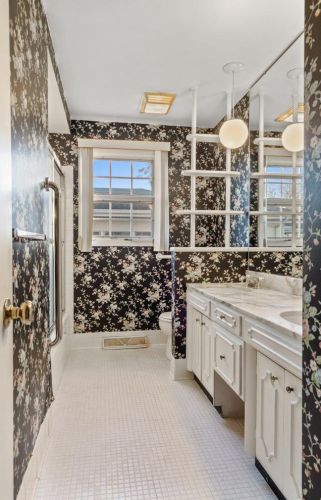 2925 Waubenoor Dr, Green Bay WI  54301-1526 exterior