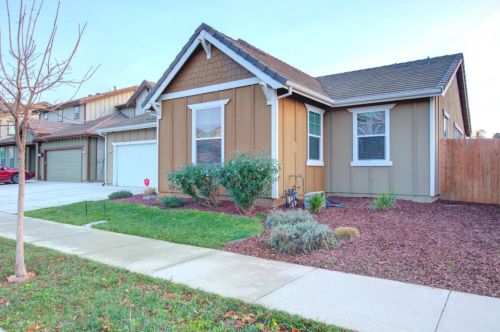 452 Red Lion Way, Newman, CA 95360-9553