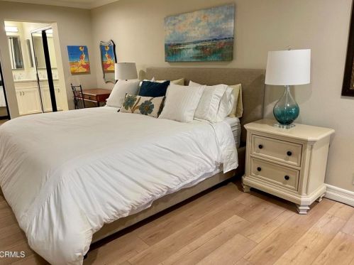 2043 Majorca Dr, Oxnard CA exterior