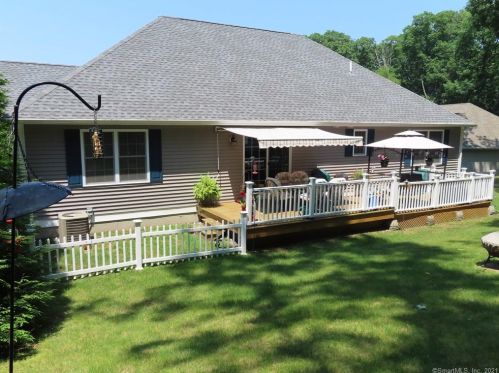 43 Crawford Ln, Groton CT  06340 exterior