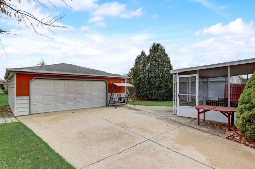 3854 94, Milwaukee WI 53222-2512 exterior