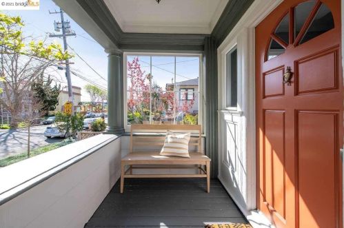 466 38th St, Oakland, CA 94609-2729