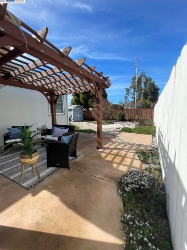 1325 136th Ave, San Leandro CA  94578-2549 exterior