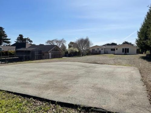 300 Alta Vista Dr, South San Francisco CA  94080-5639 exterior