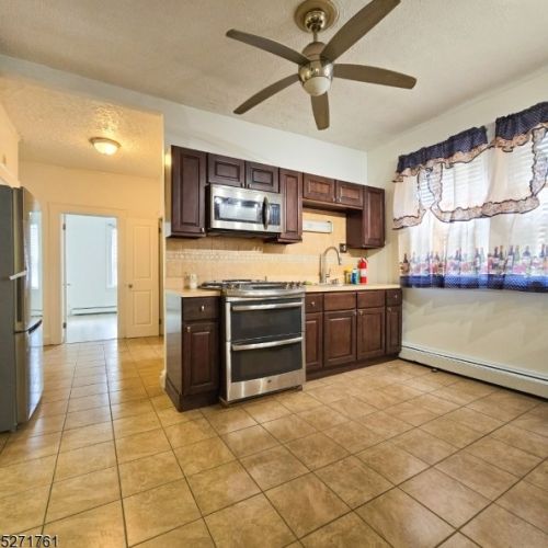 364 Wainwright St, Newark NJ  07112-6210 exterior