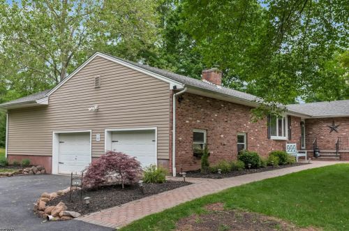 28 Coddington Rd, White House Station, NJ 08889-3629