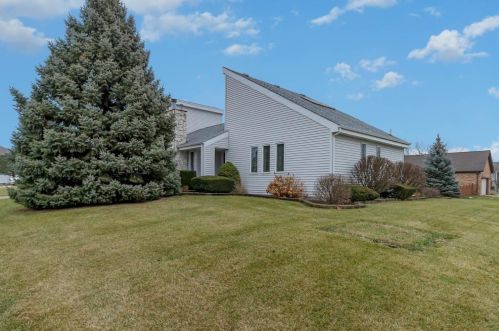 9613 Tyler St, Crown Point IN 46307-2489 exterior