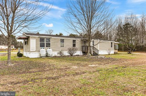 12223 Old State Rd, Ellendale, DE 19941-2817