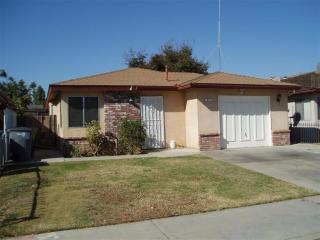4327 Ellendale Ave, Fresno, CA 93722-9151