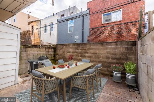 1214 Mercy St, Philadelphia PA 19148-2533 exterior