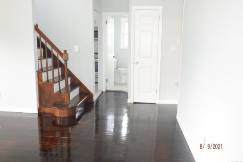 34 Liberty Ave, North Lindenhurst NY  11757-4824 exterior