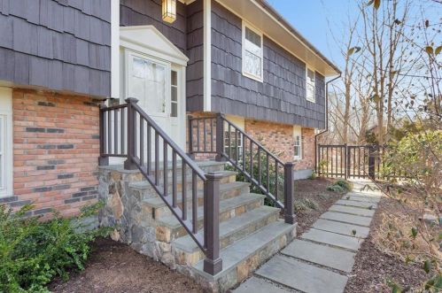 8 Boway Rd, Lewisboro, NY 10590-1602
