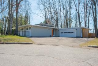 944 Prospect St, Burlington, VT 05401-6169