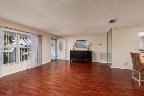 9020 41st St, Pinellas Park FL  33782-5610 exterior