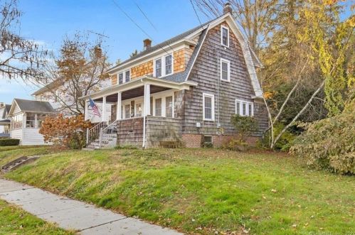 318 Elm St, Wallingford, CT 06492-3232