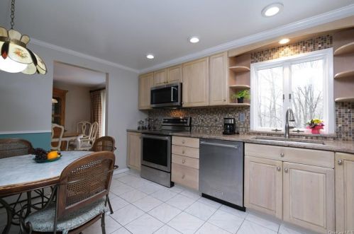 79 Mountain View Rd, Tompkins Corners NY  10579-2019 exterior