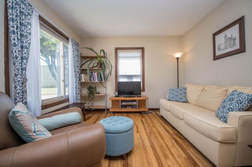 4175 5th St, Milwaukee, WI 53207-4331