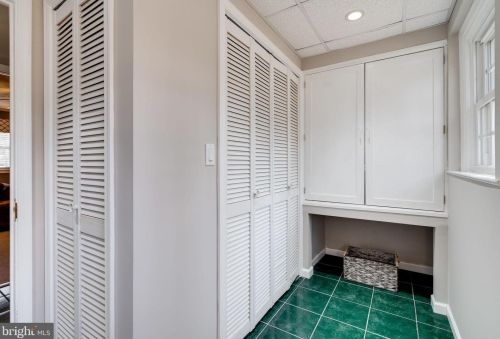 6614 Huntsman Blvd, Springfield VA 22152-2621 exterior