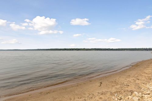 1150 Front St, Hudson, WI 54016-2222