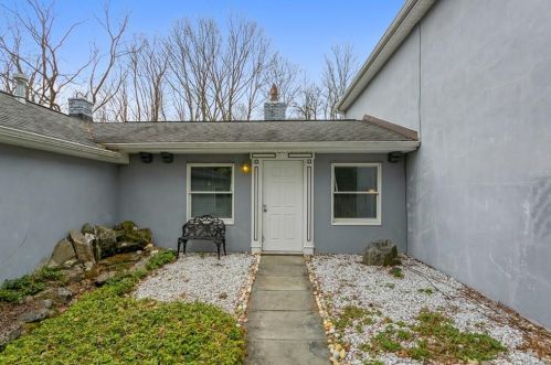 391 Hardscrabble Rd, Briarcliff NY  10510-1806 exterior