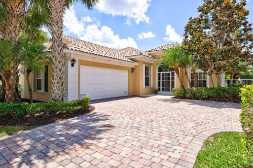 12213 Keating Dr, Fort Pierce, FL 34987-1905