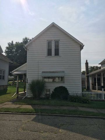 134 Scott St, Uhrichsville, OH 44683-1738