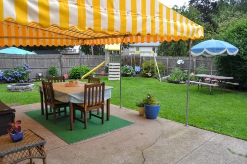 31 Crest Ave, Lincoln RI  02865-3024 exterior