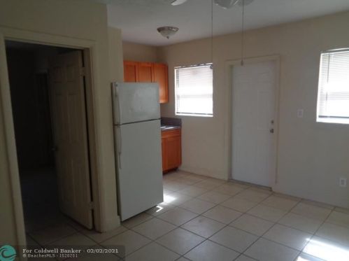 711 9th St, Dania Beach FL  33004-3829 exterior