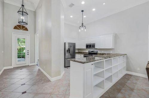 6075 Shallows Way, Naples, FL 34109-0762