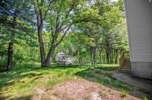 29 Theresa Ave, Salem NH  03079-3959 exterior