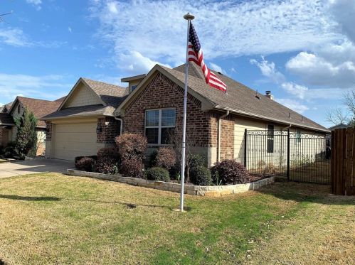 2729 Westglen Dr, Denton TX  76207-1335 exterior