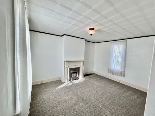 214 Cedar Ave, South Connellsville, PA 15425-4438