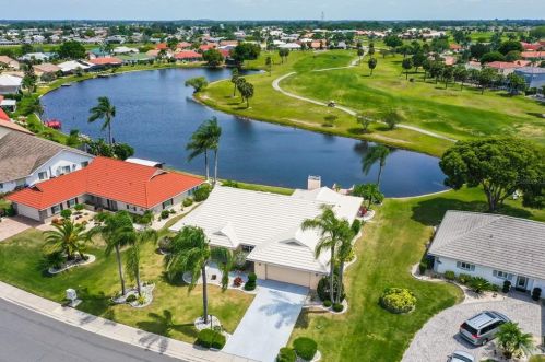 1820 Wolf Laurel Dr, Ruskin, FL 33573-6436