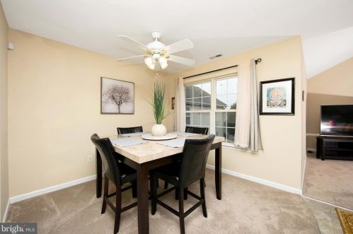 106 Alexander Rd, Beverly NJ  08010-3112 exterior