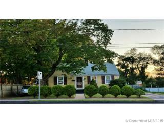 12 Lenox St, Manchester, CT 06040-4322