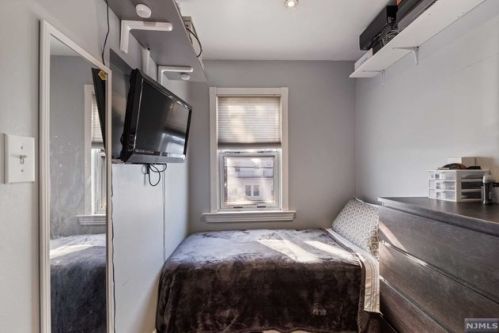 23 Maple St, Ridgefield Park NJ  07660-2214 exterior