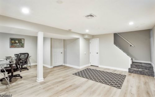 31 Wendell Pl, Clark NJ  07066-2324 exterior