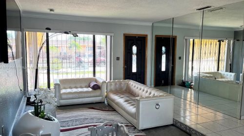 5430 9th Ln, Hialeah, FL 33012-2459