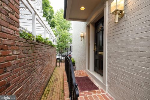 3410 N St, Washington, DC 20007-2946